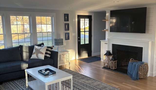 Charming 4-bedroom house w/AC, Walk to the Beach in wonderful West Yarmouth