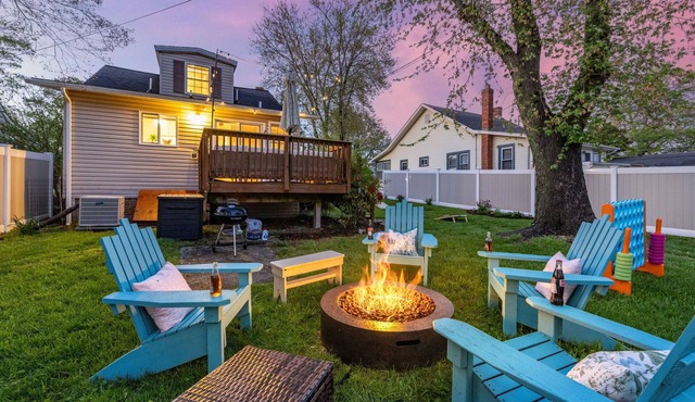 Charming Beach Cottage Near Cafés & Shops