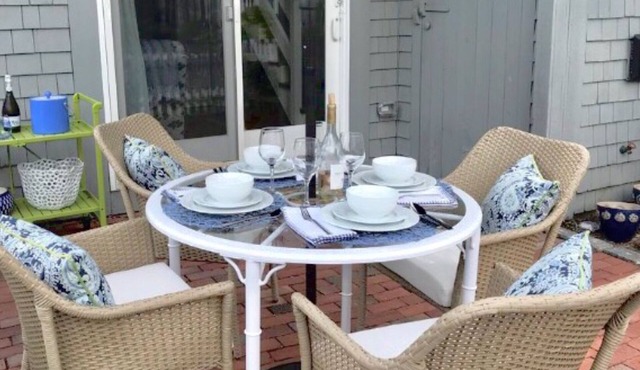 Charming, Beachfront Cottage, Designer Furnishings, Newly Renovated, 2bd/1.5bath