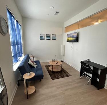 Charming beauty, Queen bed, Sky Lounge