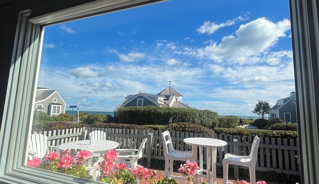 Charming Cape Cod Getaway - Private Beach Cottage