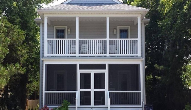 Charming Cape May Point Home, 1 1/2 blocks to the beach and open layout