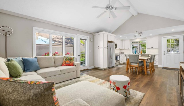 Charming cottage in New Seabury