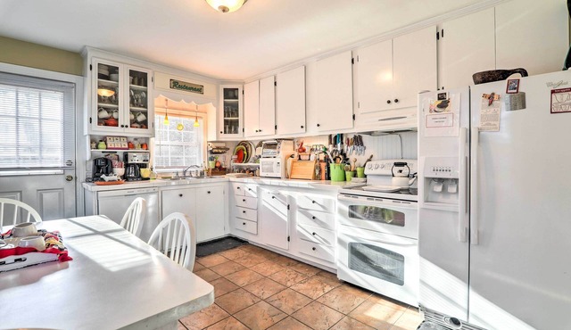 Charming East Falmouth Home w/Hot Tub!