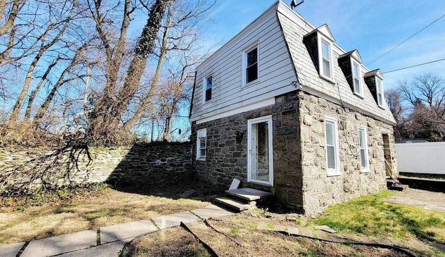 Charming, Private, Lovely single 2BR Cottage House