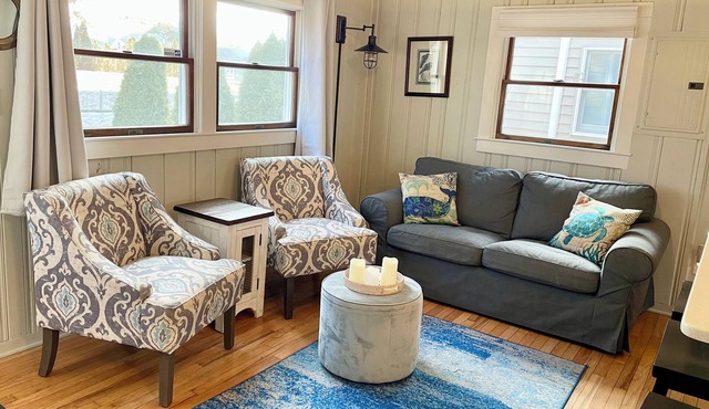 Charming/Tiny Blue Heron Cottage - 1/2 mile2beach-Dog OK-Firepit