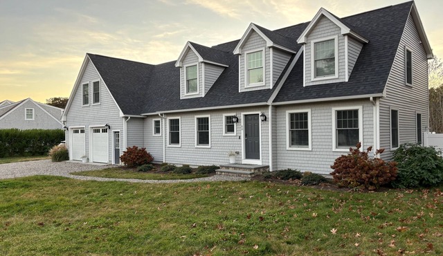 Charming two year old 3Bd Rm 4 bath home .6mi to Ridgevale Beach