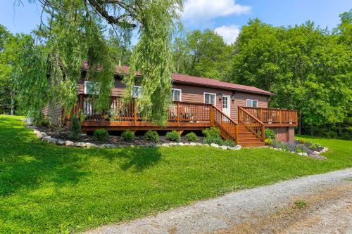 [City] Farm w/120 Acres, Mtn & Water Views!