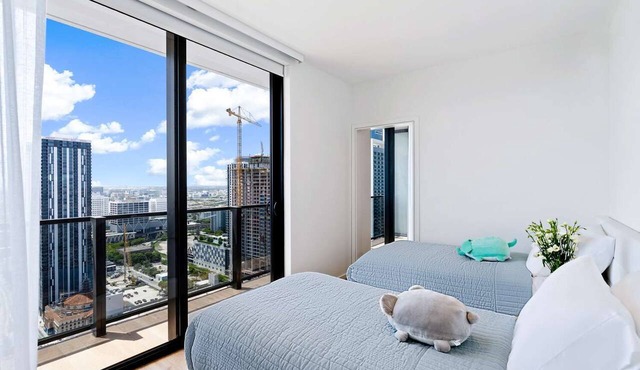 City View 3BR Suite w/King/Queen/Two Twins at The Elser Hotel Miami