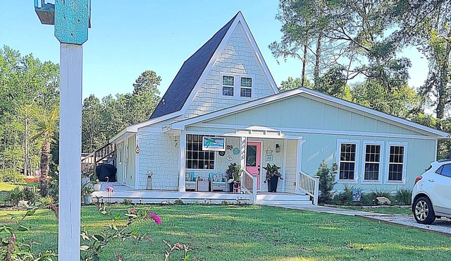 Clean cute quiet. Next 2 beaches, golf food & fun Calabash seafood is 2 mi away!