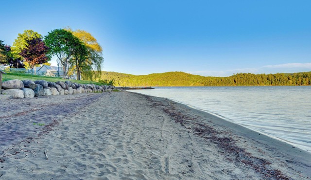 Close to Marina, Beach & Town! Schroon Lake Escape
