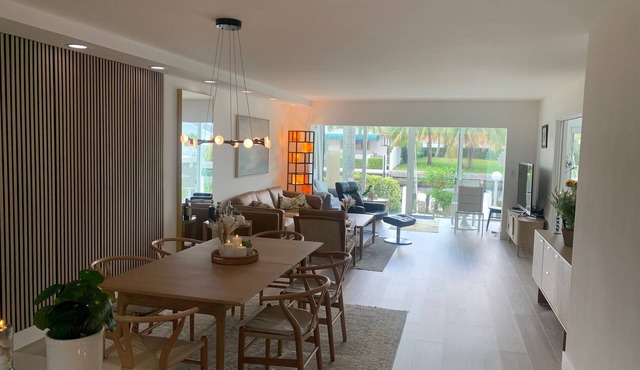 Coastal retreat, 2BR/2BA, Steps from the Ocean & on the canal. Sleeps 4.