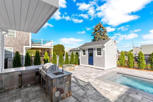 Coastal Retreat with pool and walk to beach
