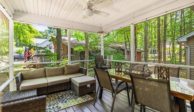 Coastal Tides & Pines | Dog Friendly
