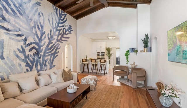 Coastal Villa, All new!Lux Linens, Beach equipment
