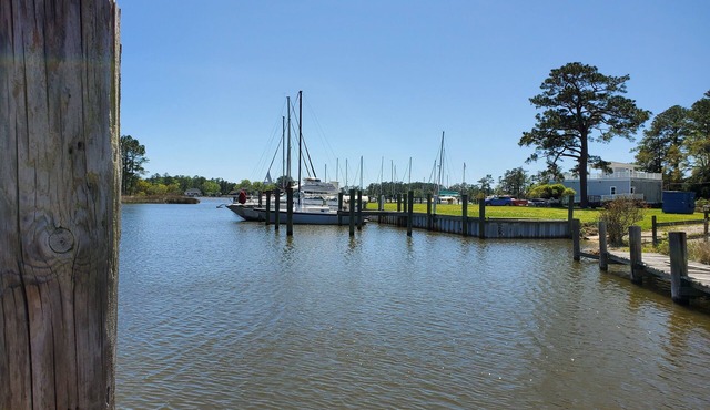 Coffee Creek Cottage: A tranquil, waterfront escape minutes from Oriental, NC