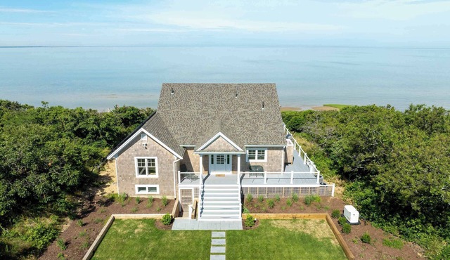 Complete Reno, Private Beach, Panoramic Water View!