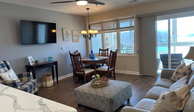 Condo with great Lake views. Come stay with us on your vacation ￼