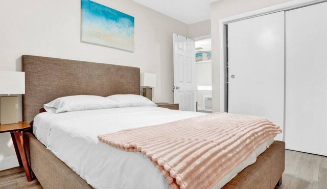 Contemporary 1BR APT+Backyard+BBQ+Nearby BEACH!