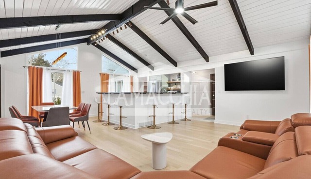 Contemporary 4-bedroom ranch style home with AC in charming Falmouth, Cape Cod
