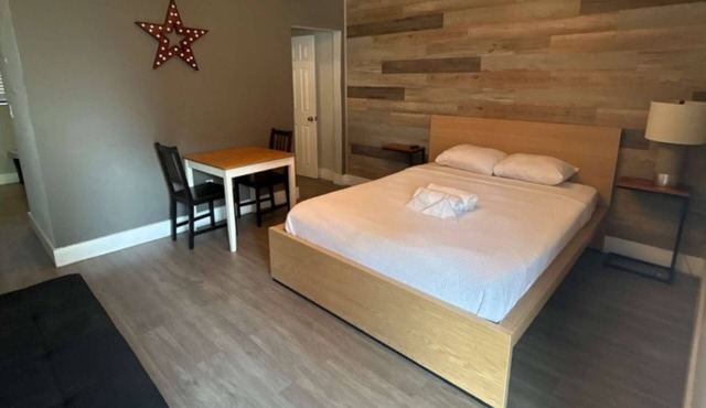 ✨Cool, Chic Wynwood Flat (Full Kitchen)