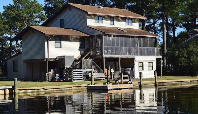 Coral Cove- Canalfront with & Private Dock