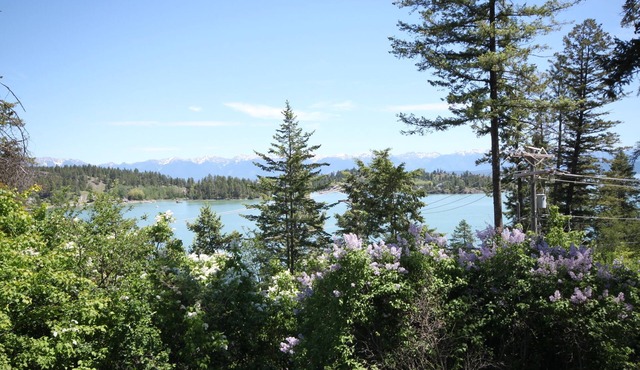 Cottage at Somers Bay overlooking Flathead Lake