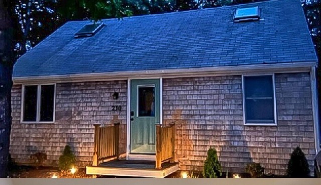 Cottage with beach/dock access