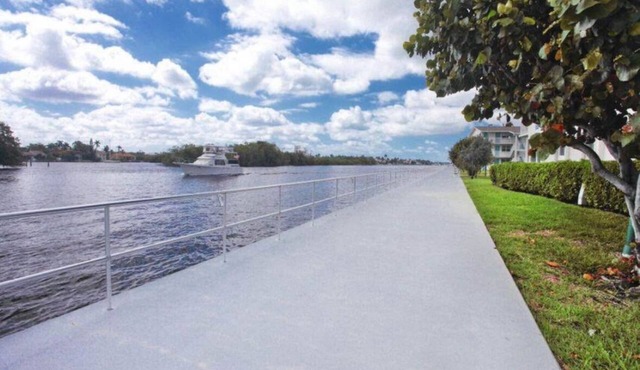 Cozy 1-bedroom apartment with AC in charming Boynton Beach