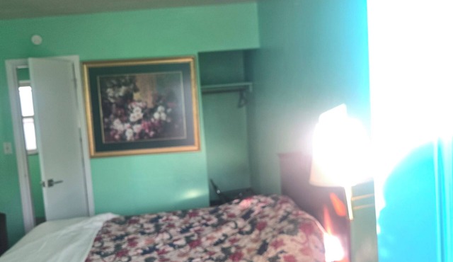 Cozy 1-bedroom hotel in brilliant Columbus with AC #34