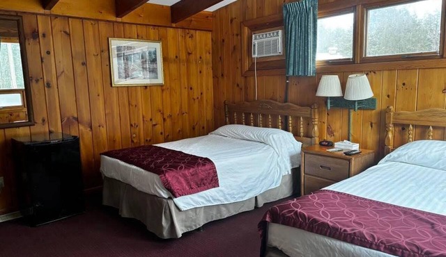 Cozy 1-bedroom hotel room in beautiful Hamilton - #316 Chenango