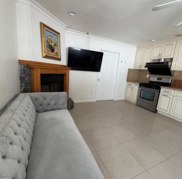 Cozy 1 Bedroom Prefect Home in East Los Angeles