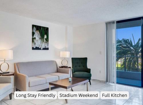 Cozy 1BR Near Hard Rock Stadium - 214