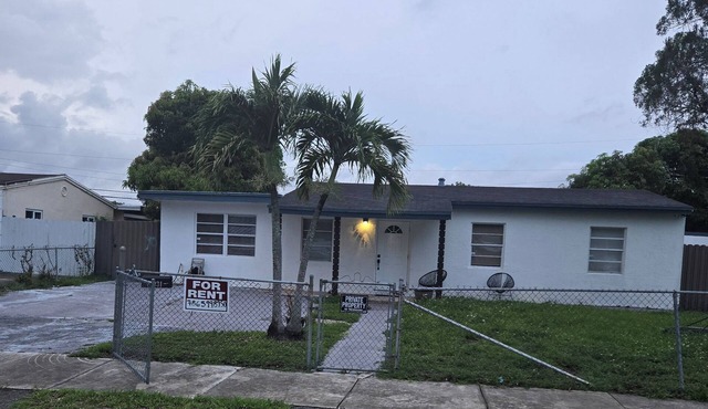 Cozy 2-bed 1 bath 7m. from Hard Rock stadium, 15m. from MIA.& Fort L. airport.
