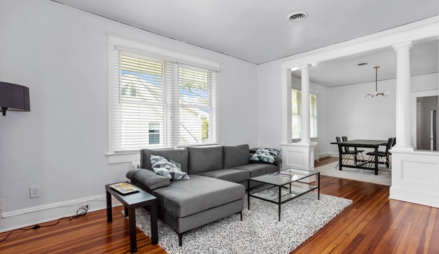 Cozy 2 Bedroom Oasis in Norfolk's Best Neighborhood