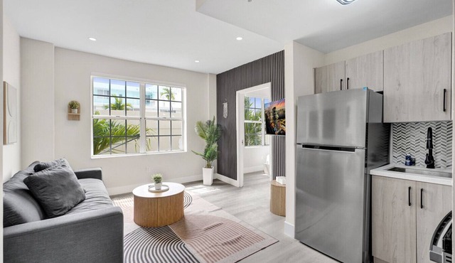 Cozy 2BR/2BA SoBe Escape 1 Min to the Ocean 203
