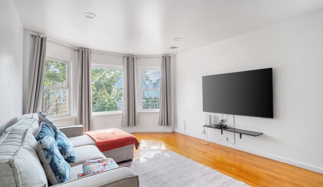Cozy 3-bedroom apartment in fantastic Jersey City, easy access to NYC