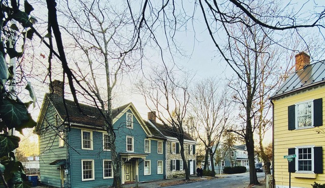 Cozy and stylish historical home in Kingston's Stockade