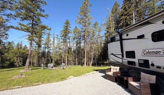 Cozy Camper Retreat In Charming Kalispell 1 Bed + Bunks Full Bath & Kitchen