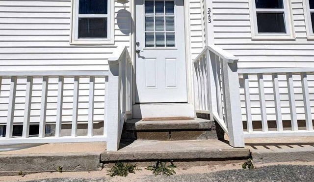 Cozy Coastal Cottage Right on the Water’s Edge in North Truro, Massachusetts