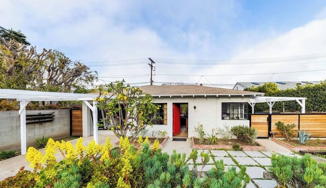 Cozy Cottage in Mar Vista - 2 Bedroom