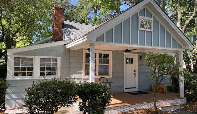 Cozy Cottage on Idyllic Cul-de-sac