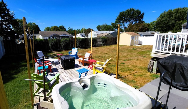 Cozy Shore Cottage w/Hot Tub Pet Friendly