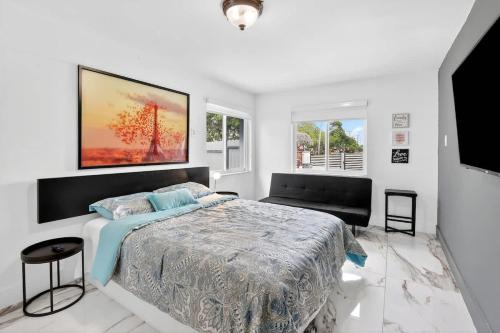 Cozy Studio with Parking Near Miami Airport