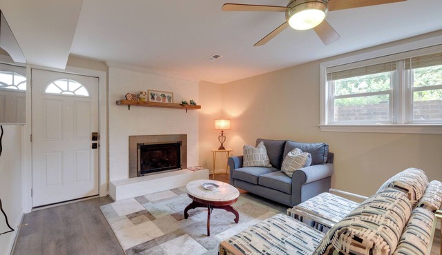 Cozy Suite for Couples and Travel Nurses