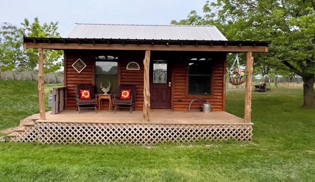 Cozy Wine Country Cabin #3 for 2, Janes Farmstead, Fredericksburg, TX