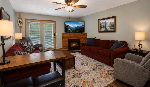 CS J38 | Mountain Bike HQ | 3 Levels + Dogs Welcome