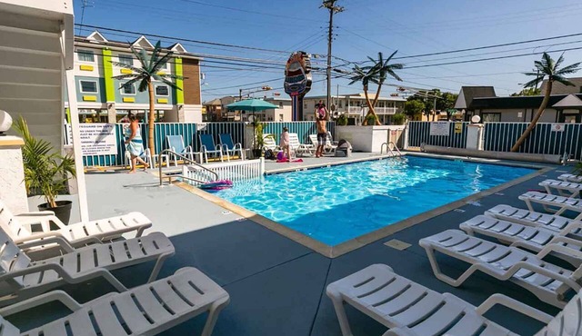 Daytona Inn and Suites - One Bedroom Suite