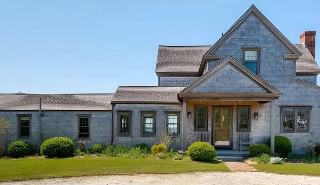 Delightful house located on the "head of the harbor" in Wauwinet