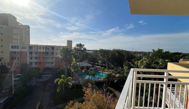 Deluxe 1 Bedroom and 1 Bathroom Unit with Full Amenities